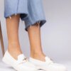 marka niezdefiniowana White women's moccasins with gold decoration Senna