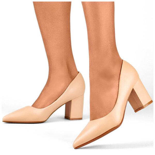 primohurt Beige classic low-heeled pumps