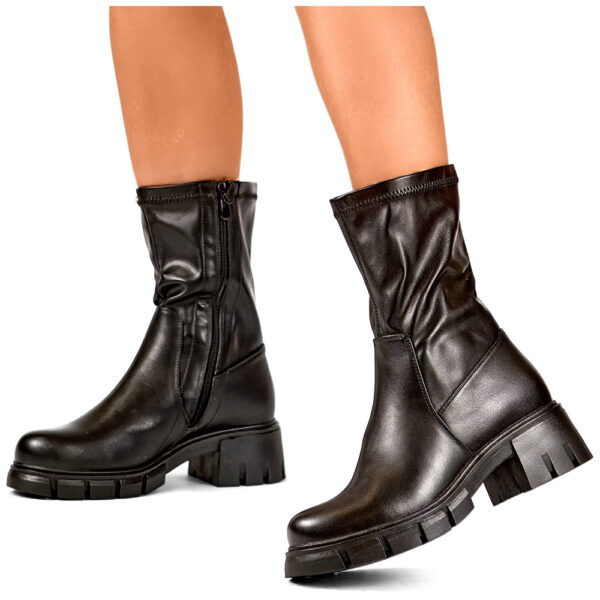 primohurt Black fitted women's worker ankle boots made of ecological leather